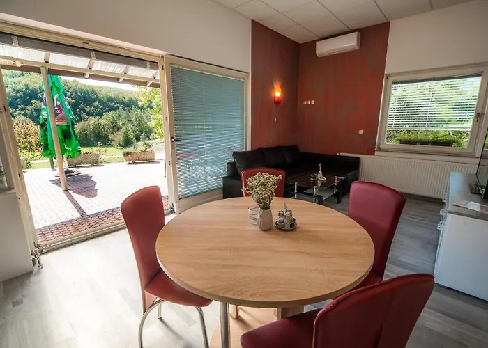 Lucija-terme 스마예스케토플리체